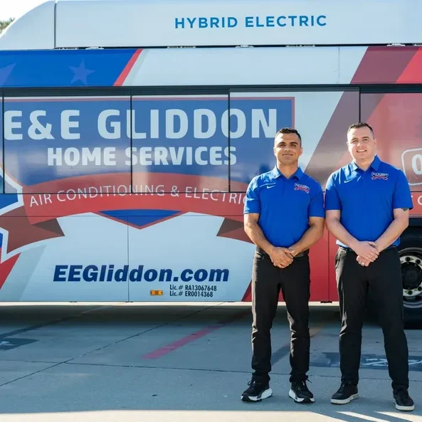 Ergi-Ani-890w crew-van-curbside